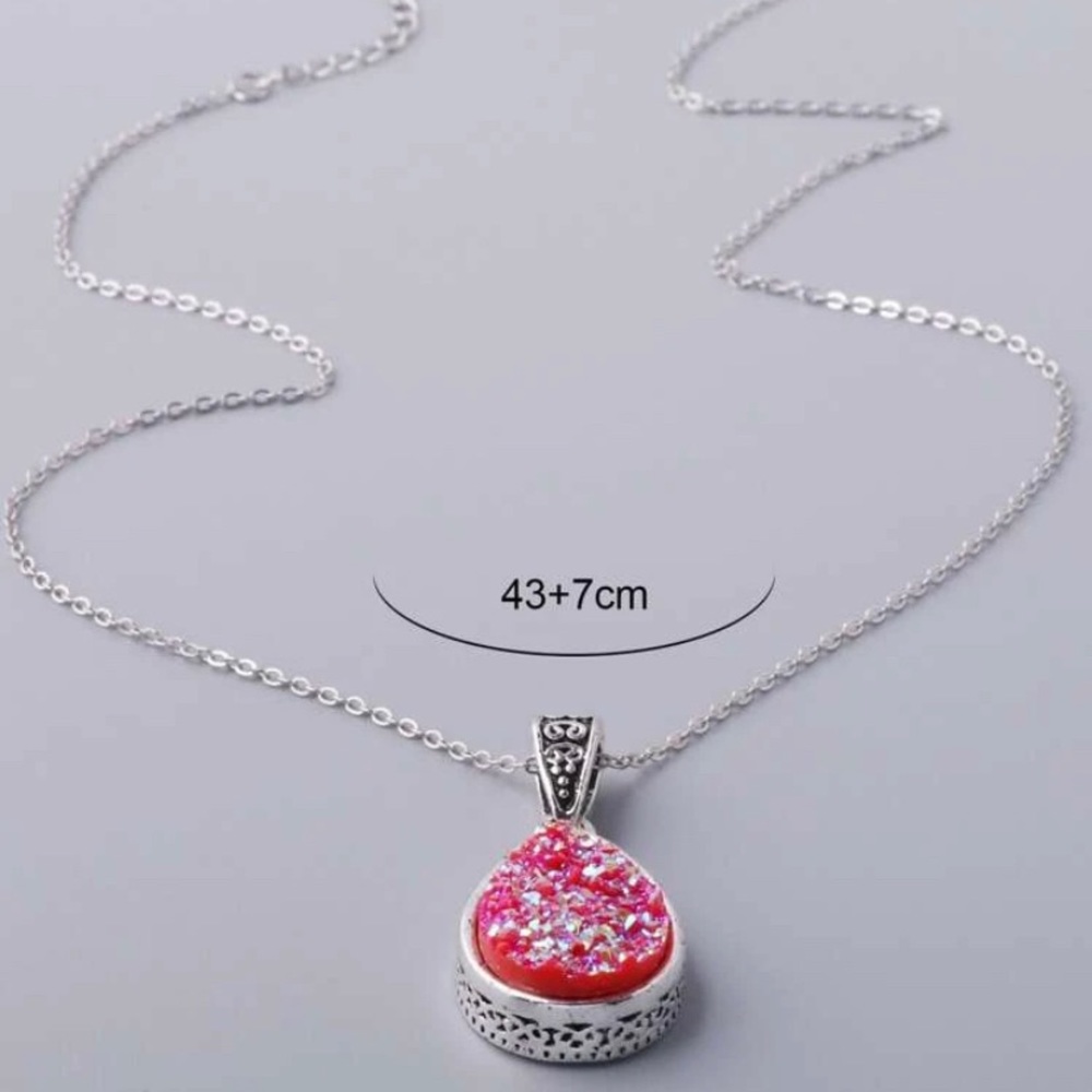 Teardrop Pink Decor Necklace